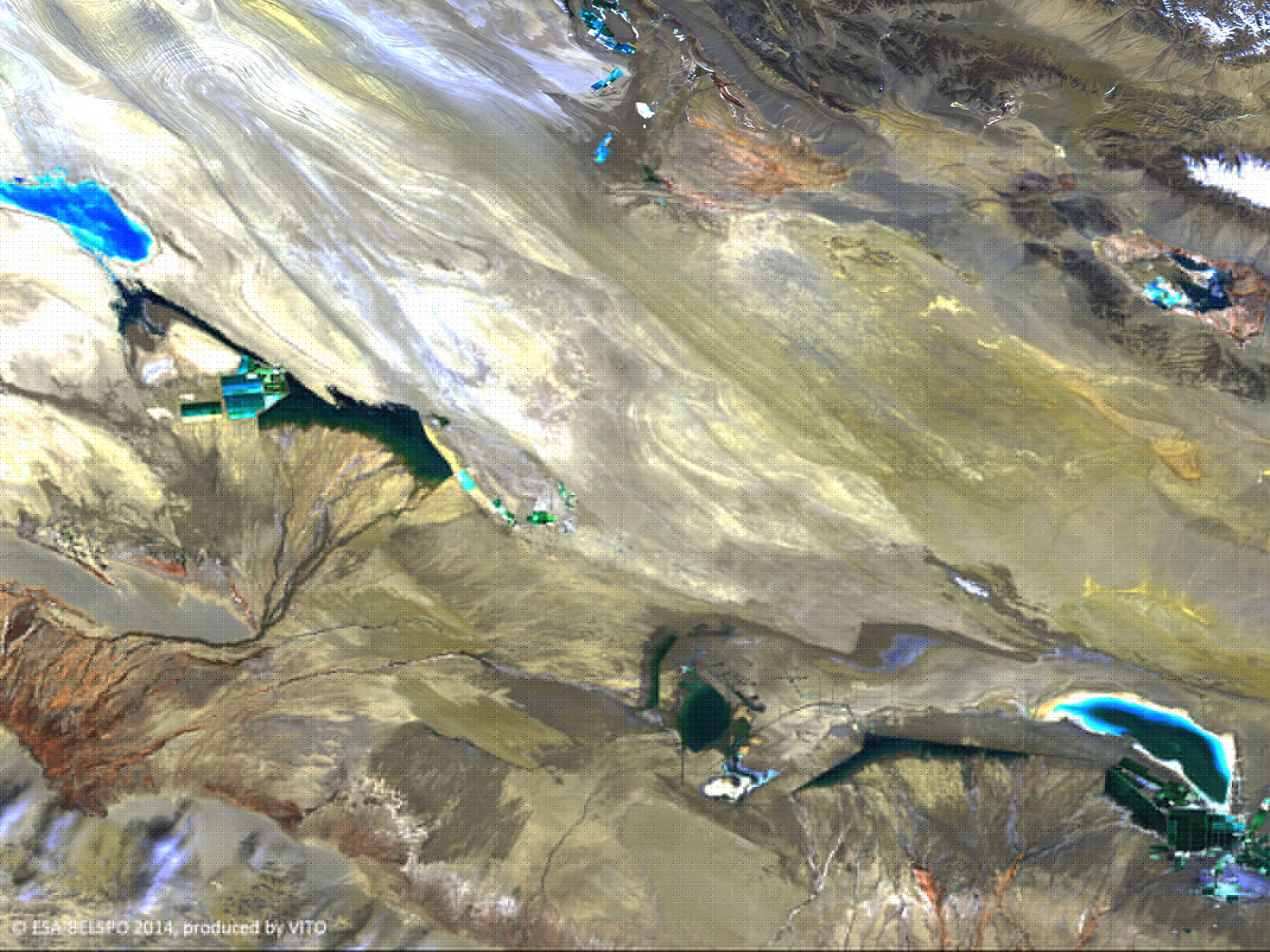 Emerald and blue mineral lakes of Dachaidan in the northern Qaidam Basin
